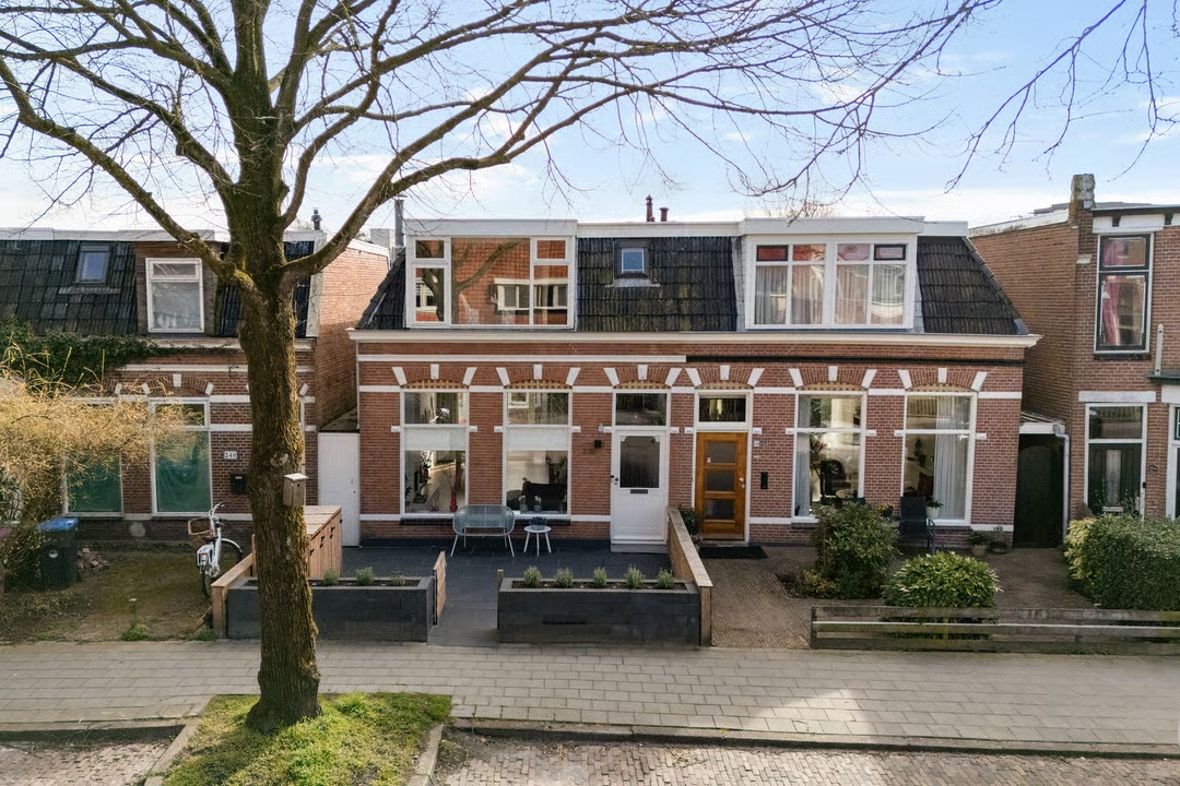 Woonpand aan Achter de Hoven in Leeuwarden